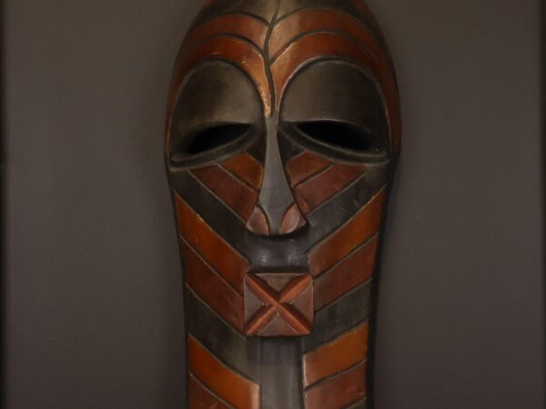 Silent Guardian Mask – African Wooden Wall Décor
