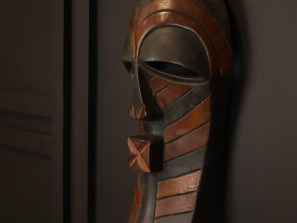 Silent Guardian Mask – African Wooden Wall Décor