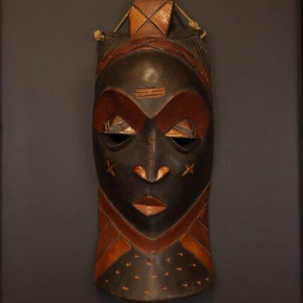 Crowned Shadow Mask – African Wooden Wall Décor