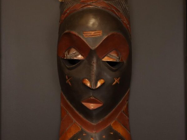 Crowned Shadow Mask – African Wooden Wall Décor
